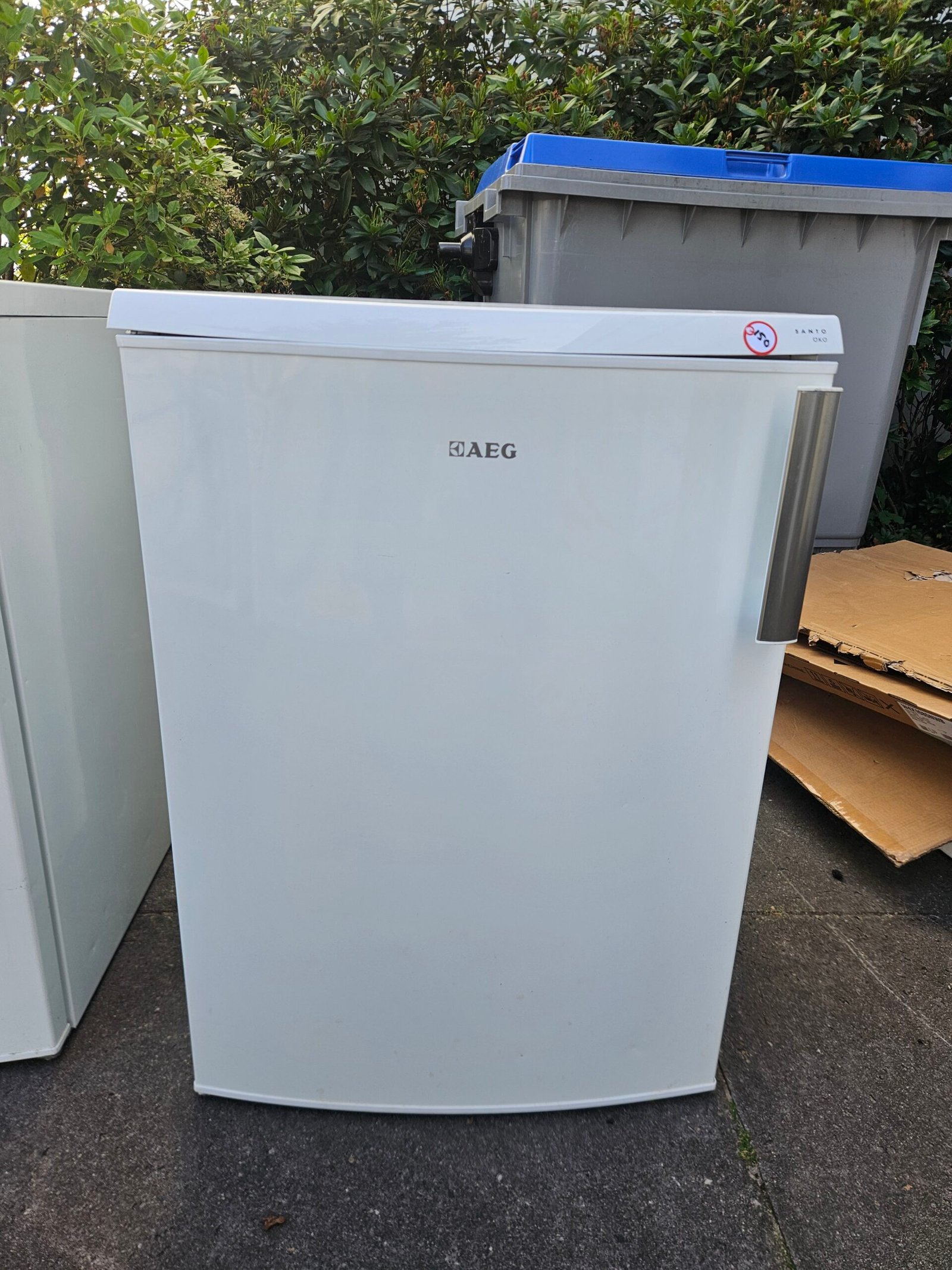 1261 - AEG